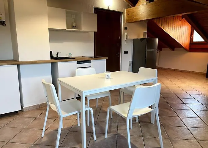 Attico Vista Lago In Centro * لووِنو